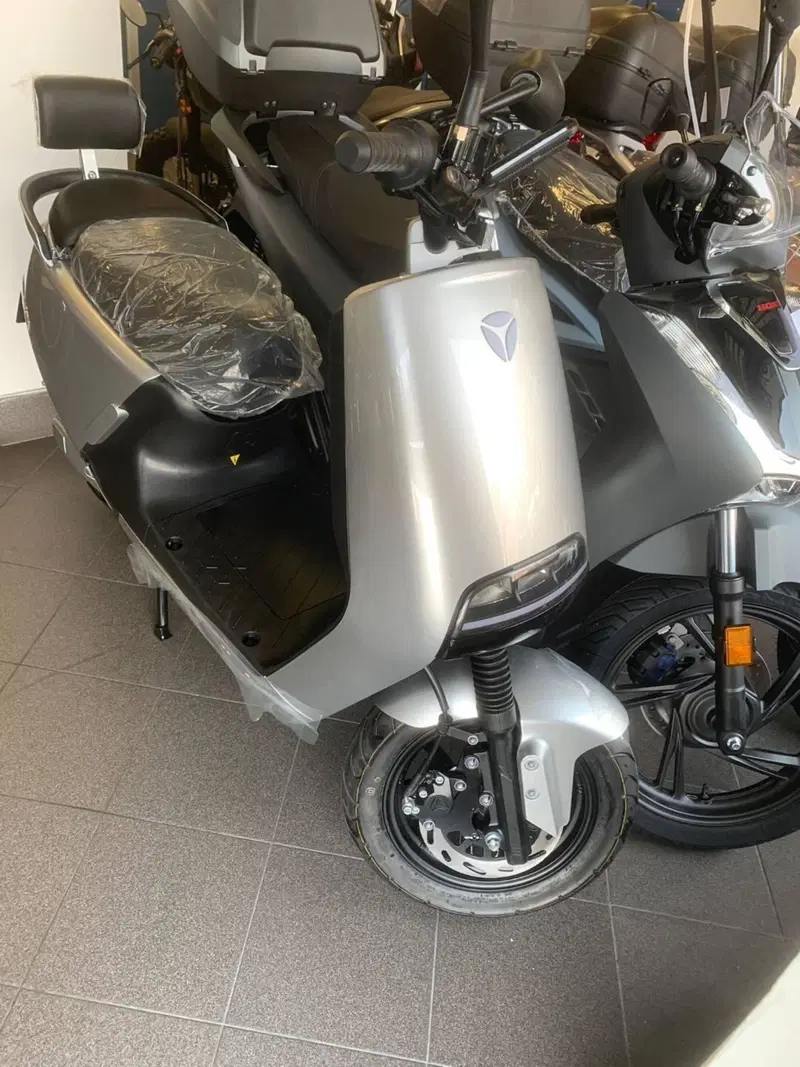 Yadea G5S (2022 - 26) (3)