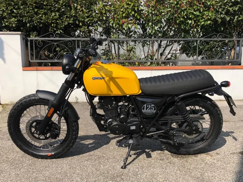 Brixton Motorcycles Cromwell 125 CBS (2021 - 26) (2)