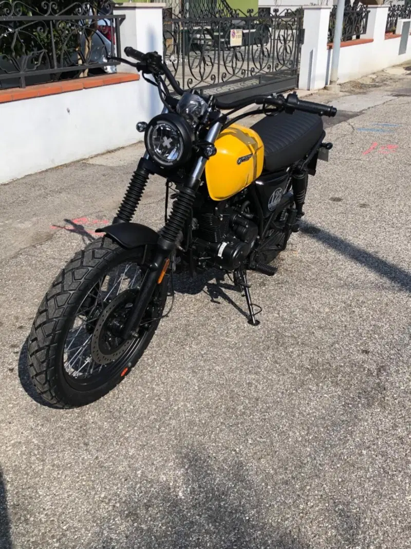 Brixton Motorcycles Cromwell 125 CBS (2021 - 26) (5)