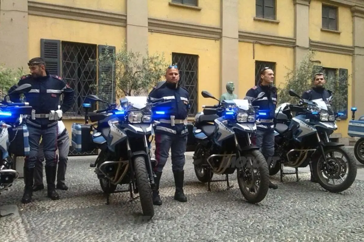 Dainese e BMW rimettono in moto i poliziotti della Questura di Milano (3)