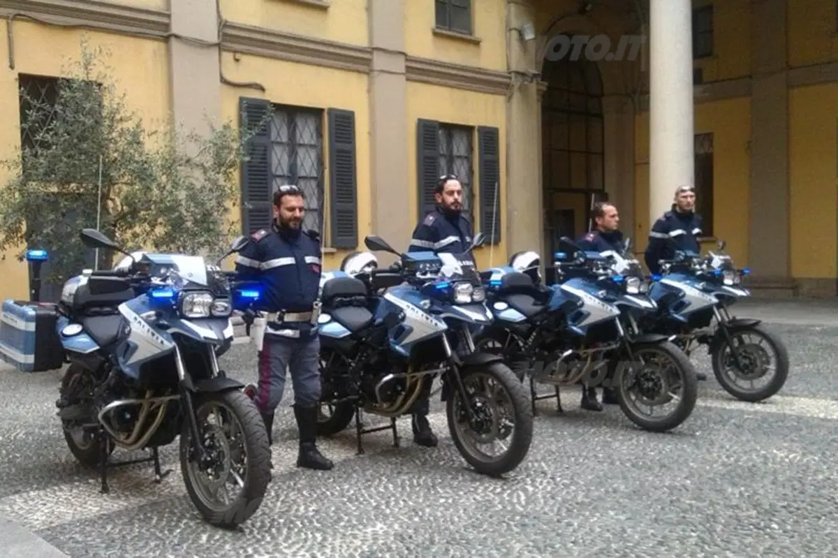 Dainese e BMW rimettono in moto i poliziotti della Questura di Milano (4)