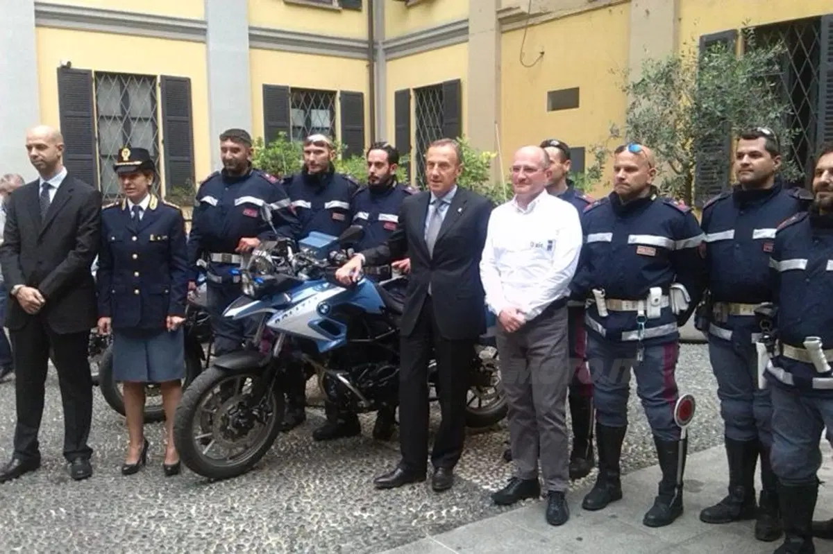 Dainese e BMW rimettono in moto i poliziotti della Questura di Milano (8)
