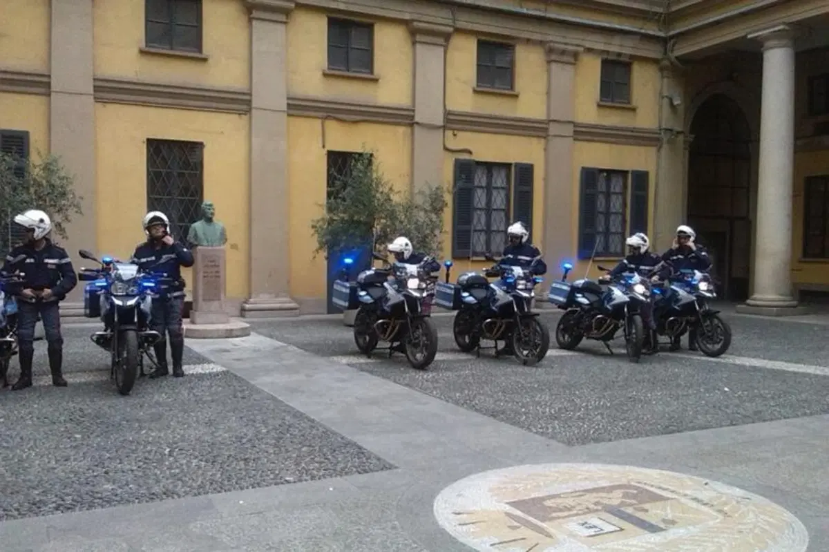 Dainese e BMW rimettono in moto i poliziotti della Questura di Milano (10)