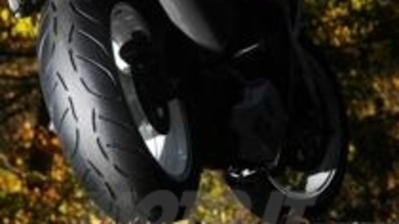 Metzeler Test Rider: il brand di pneumatici cerca tra i motociclisti i tester del nuovo Sportec M7 RR 