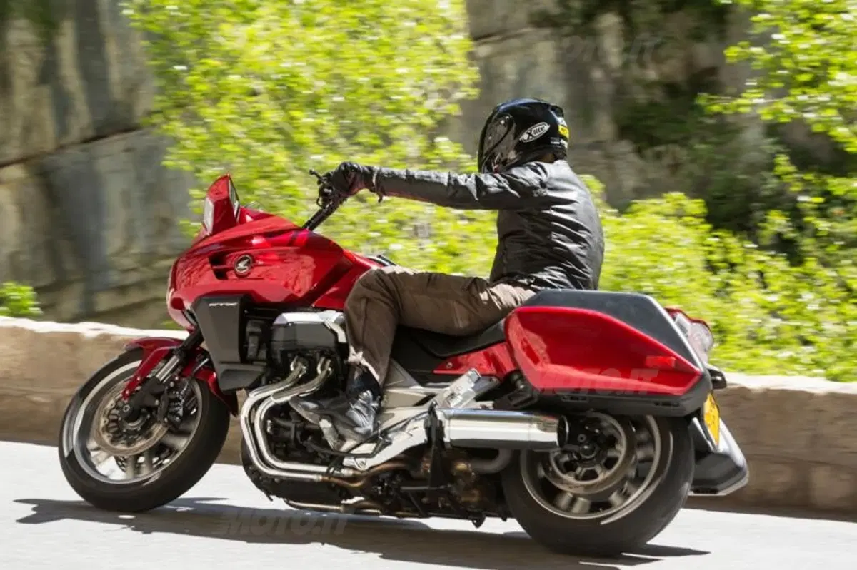 Honda CTX 1300, Gold Wing F6C e F6B 1800 