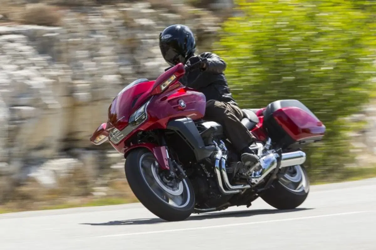 Honda CTX 1300, Gold Wing F6C e F6B 1800  (6)