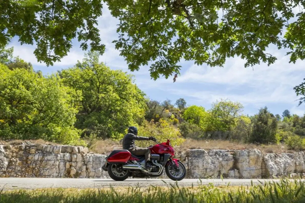 Honda CTX 1300, Gold Wing F6C e F6B 1800  (7)