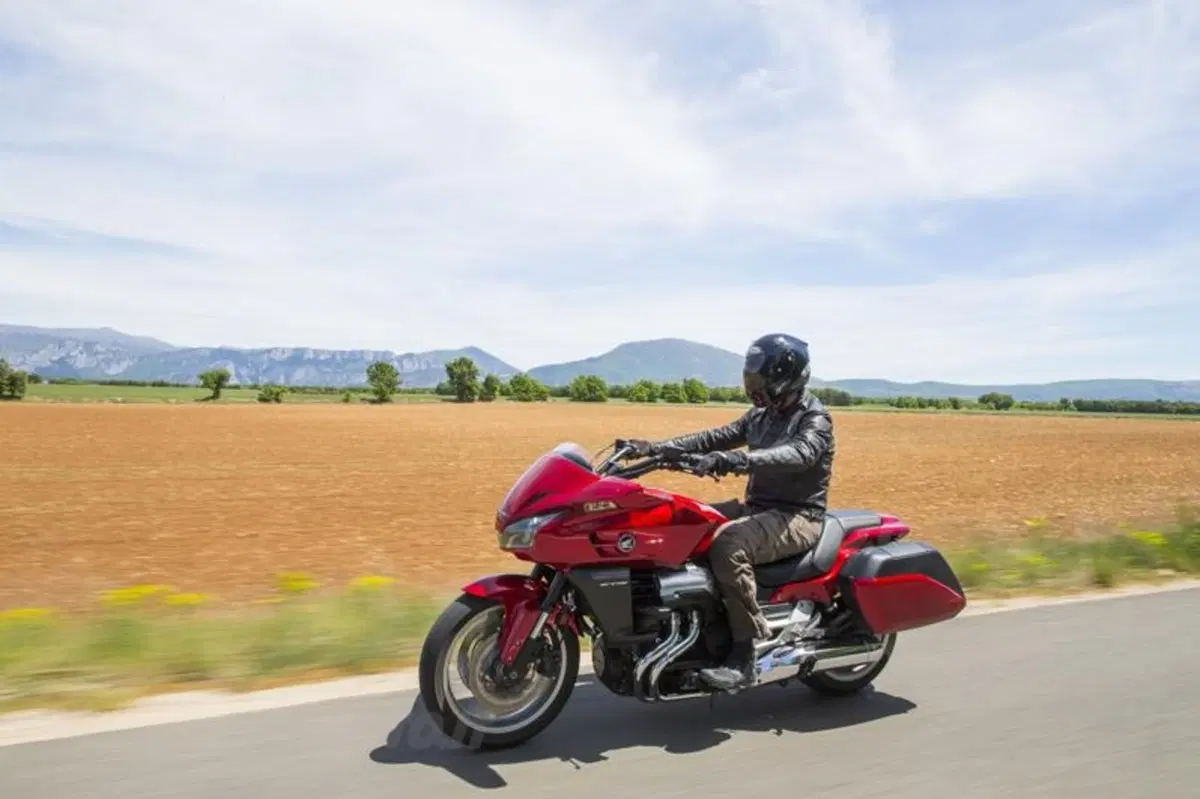 Honda CTX 1300, Gold Wing F6C e F6B 1800  (10)