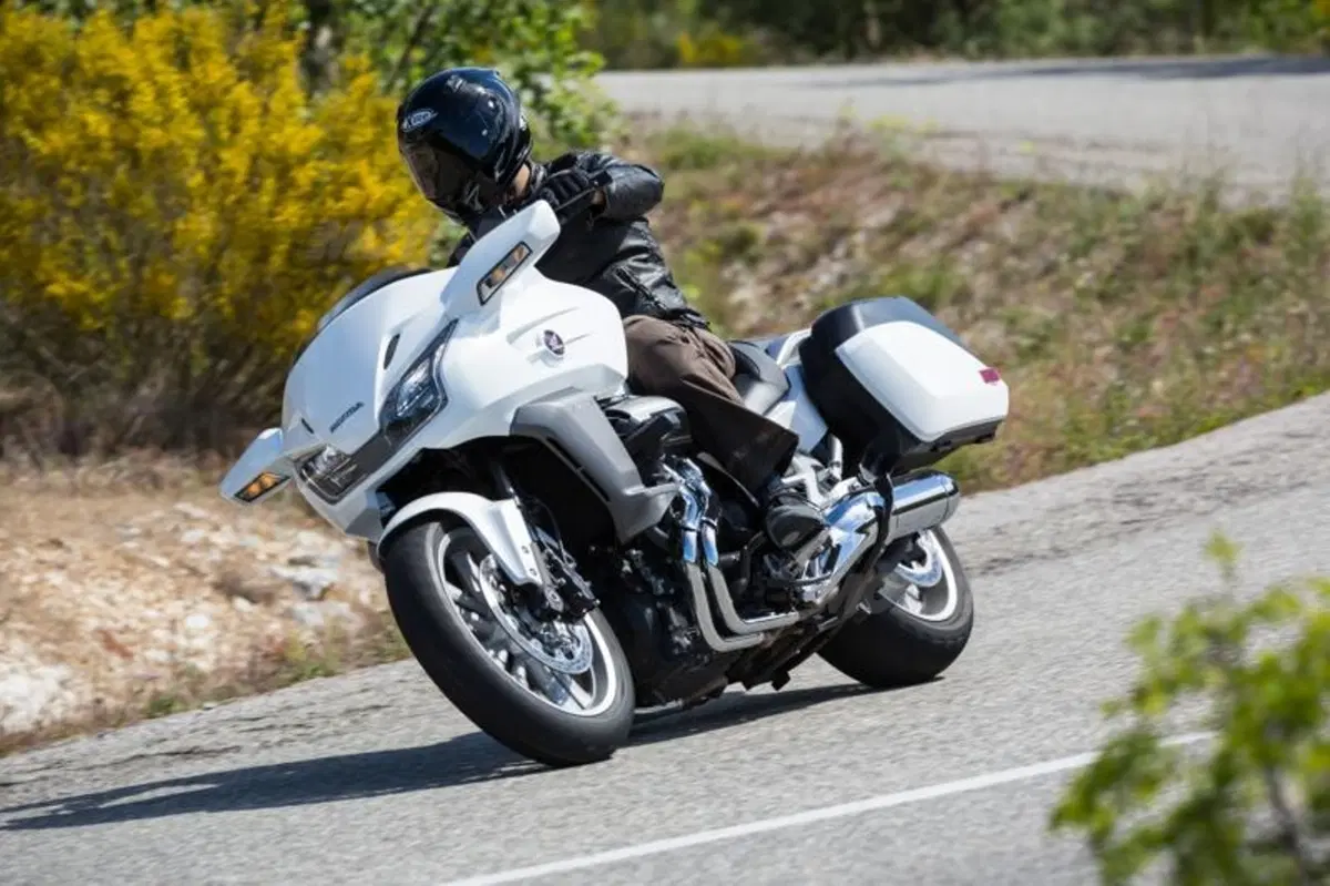 Honda CTX 1300, Gold Wing F6C e F6B 1800  (14)