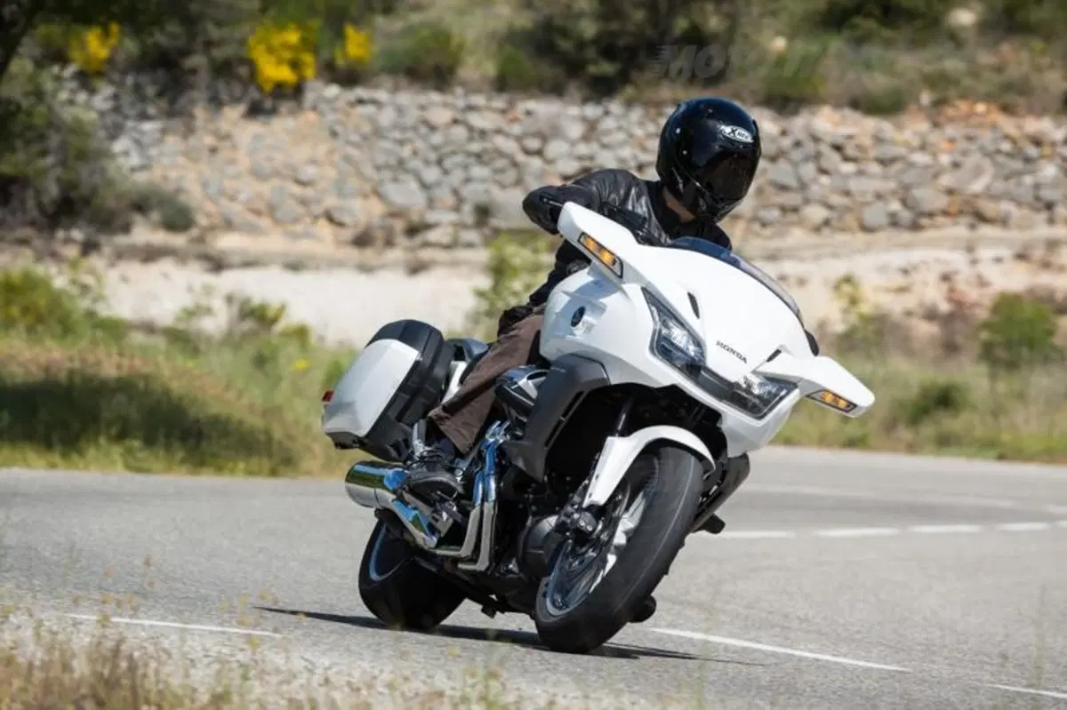 Honda CTX 1300, Gold Wing F6C e F6B 1800  (16)