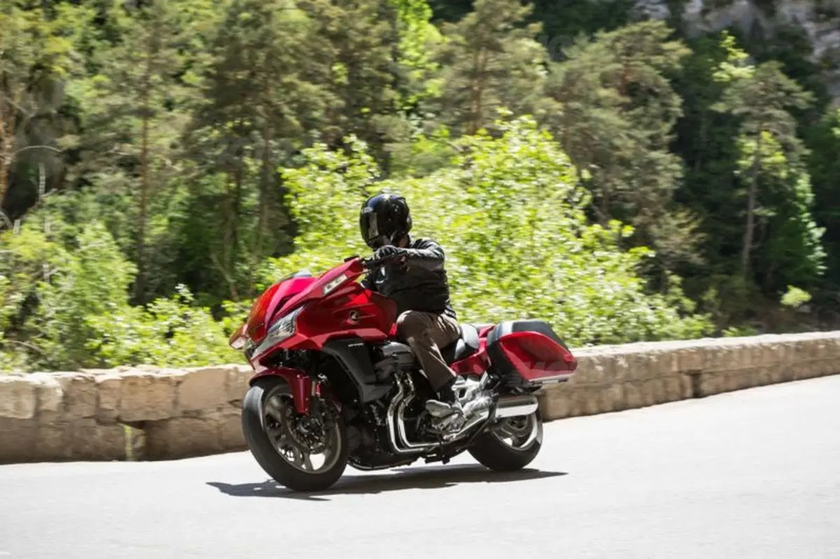 Honda CTX 1300, Gold Wing F6C e F6B 1800  (19)