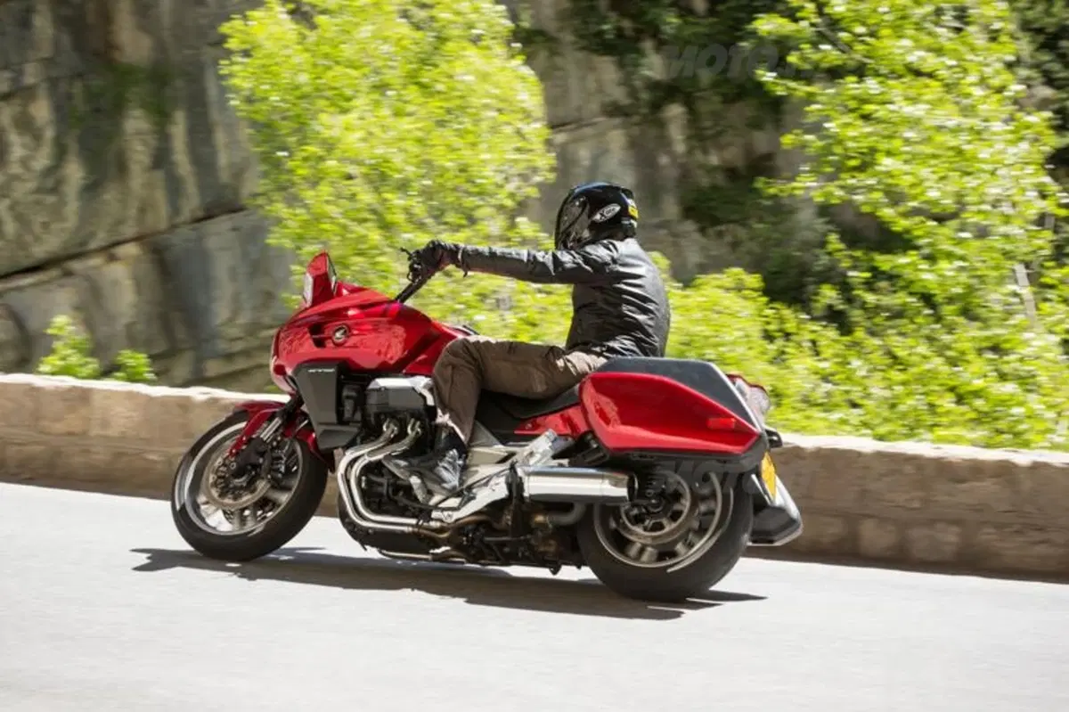 Honda CTX 1300, Gold Wing F6C e F6B 1800  (20)