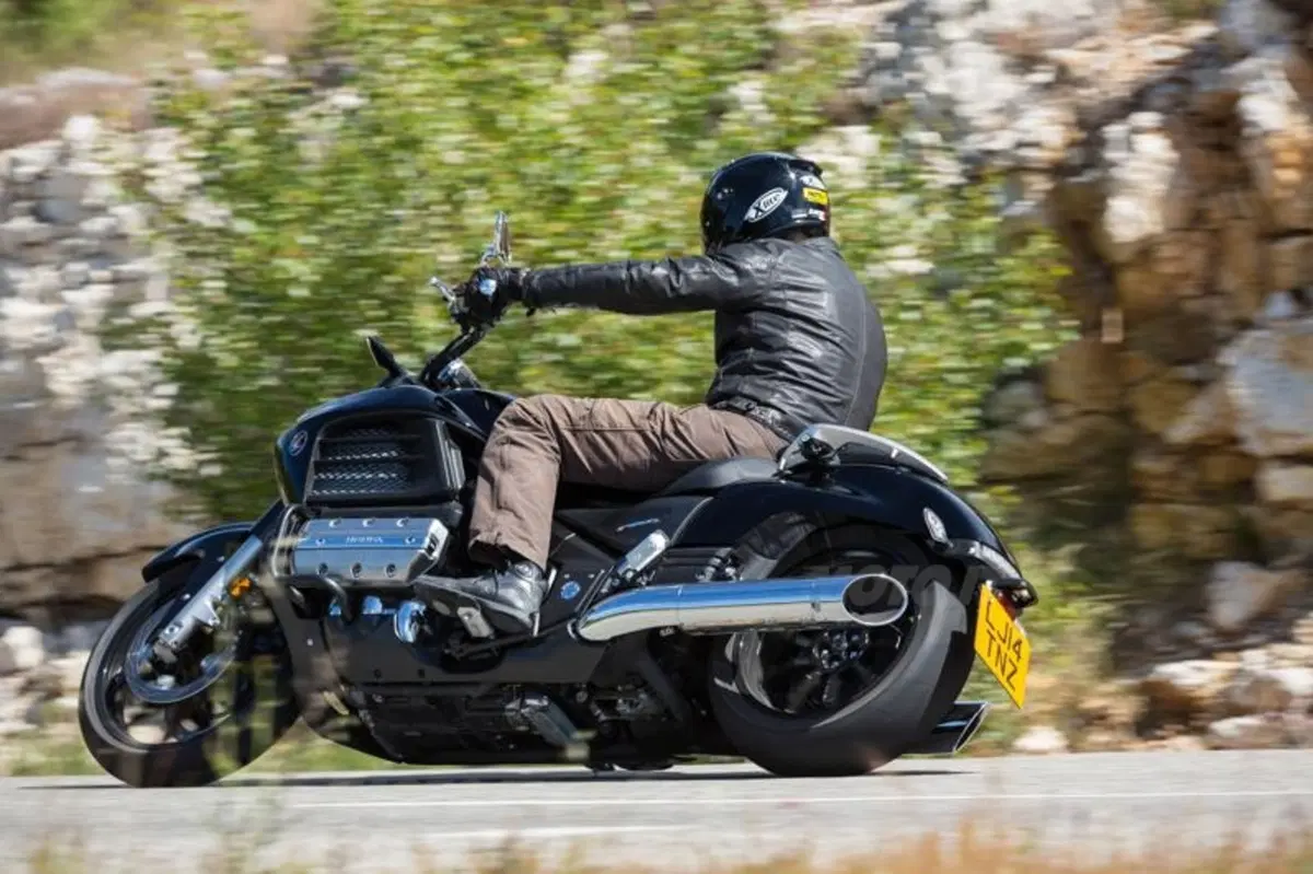 Honda CTX 1300, Gold Wing F6C e F6B 1800  (24)