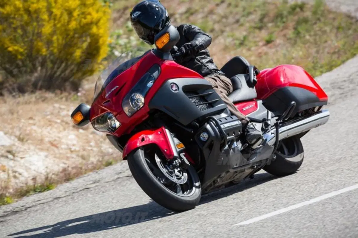 Honda CTX 1300, Gold Wing F6C e F6B 1800  (35)