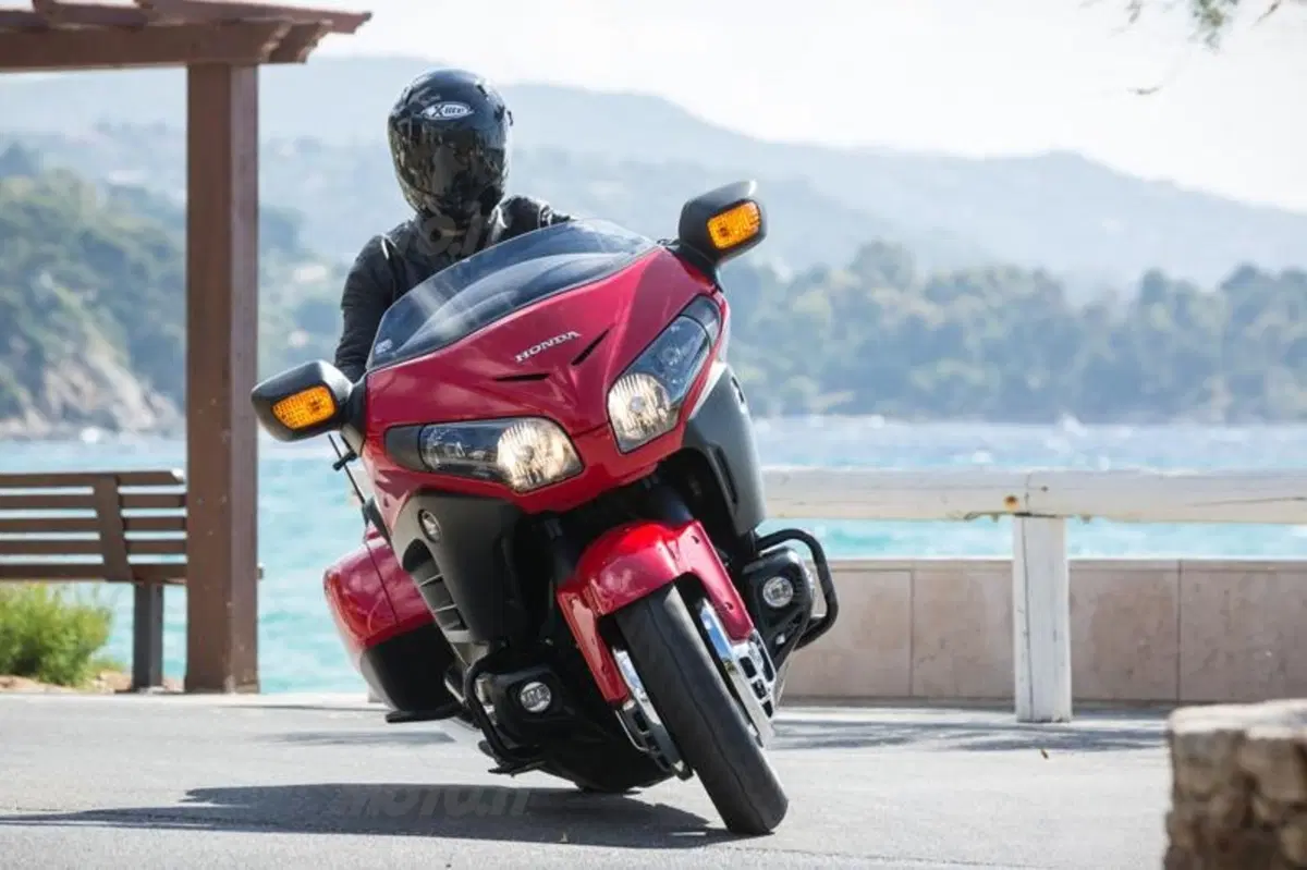Honda CTX 1300, Gold Wing F6C e F6B 1800  (40)
