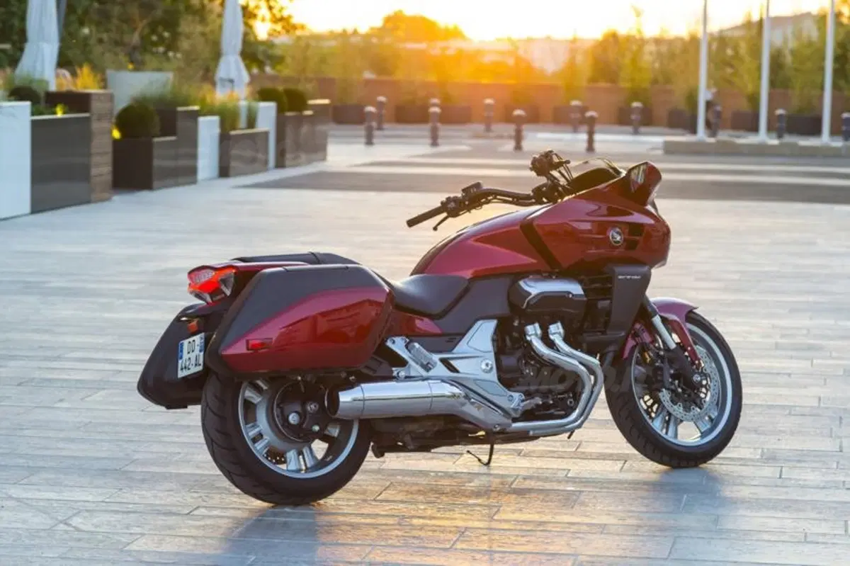 Honda CTX 1300, Gold Wing F6C e F6B 1800  (48)