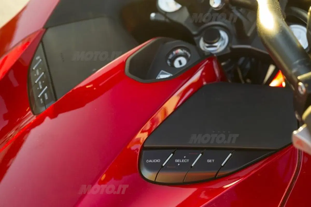 Honda CTX 1300, Gold Wing F6C e F6B 1800  (54)