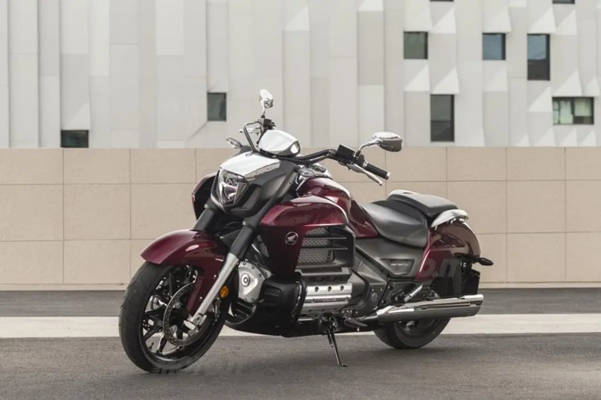Honda CTX 1300, Gold Wing F6C e F6B 1800  (58)