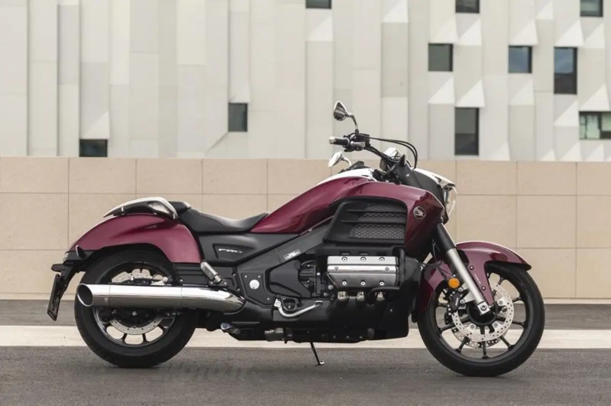Honda CTX 1300, Gold Wing F6C e F6B 1800  (59)