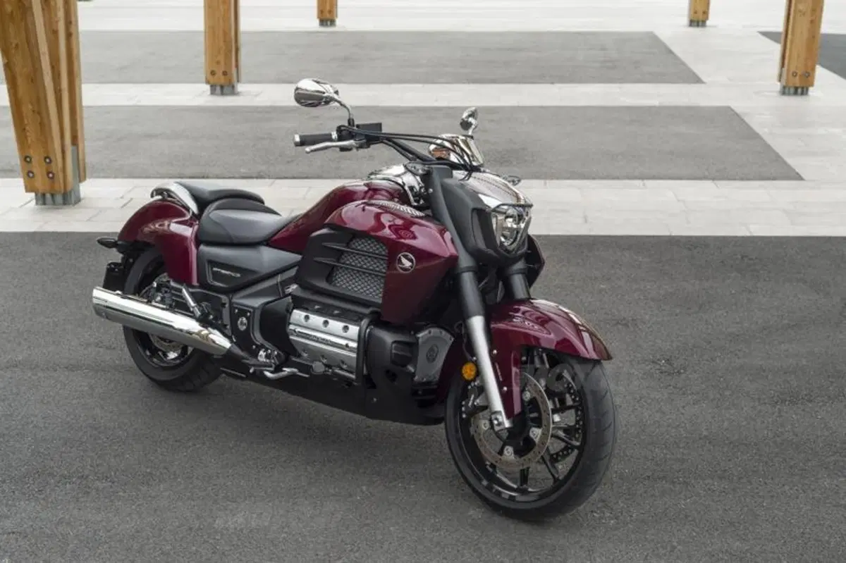Honda CTX 1300, Gold Wing F6C e F6B 1800  (61)