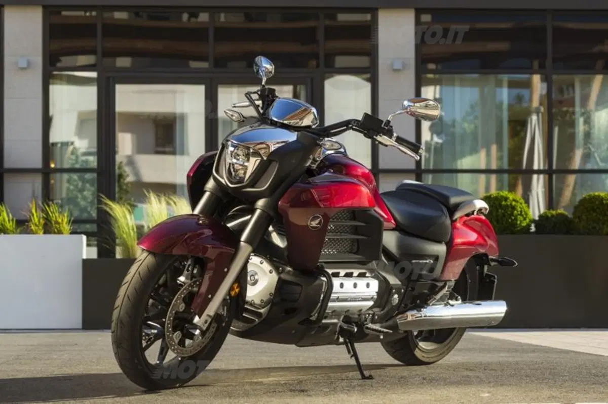 Honda CTX 1300, Gold Wing F6C e F6B 1800  (62)