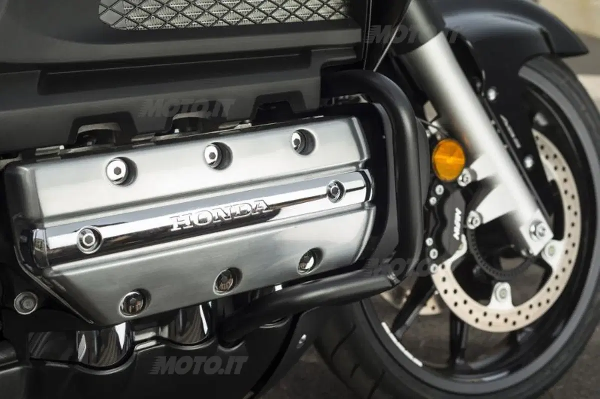 Honda CTX 1300, Gold Wing F6C e F6B 1800  (63)