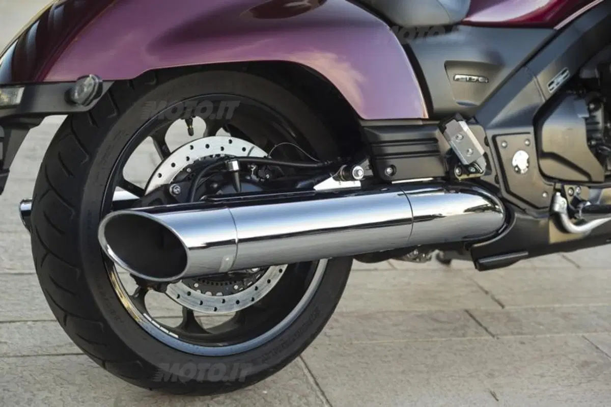 Honda CTX 1300, Gold Wing F6C e F6B 1800  (64)