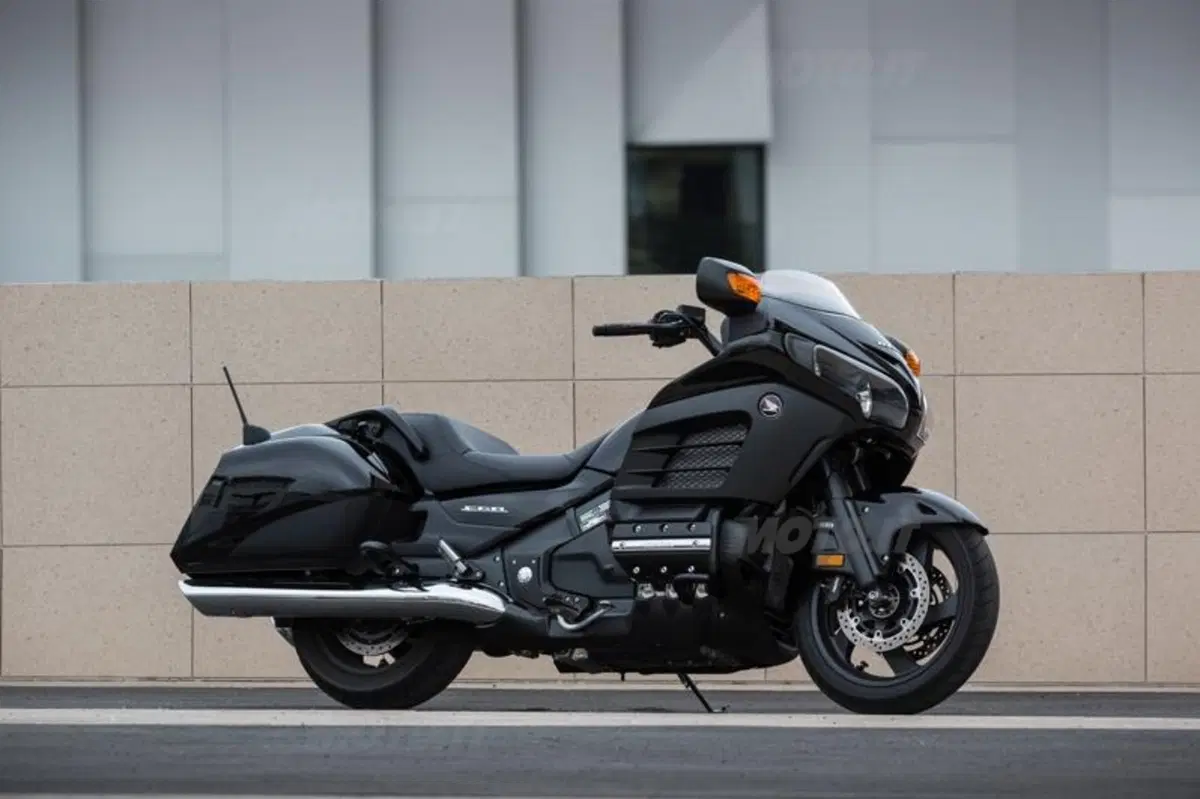 Honda CTX 1300, Gold Wing F6C e F6B 1800  (73)