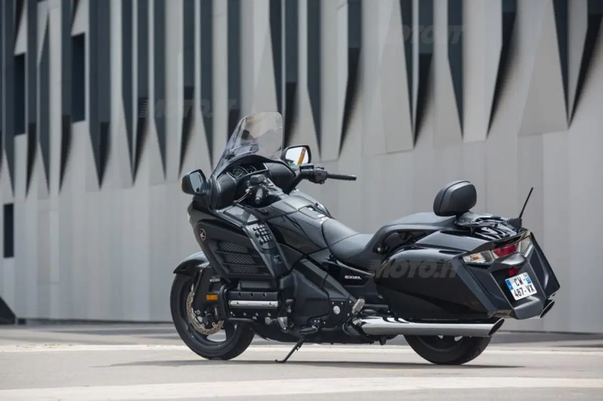 Honda CTX 1300, Gold Wing F6C e F6B 1800  (82)