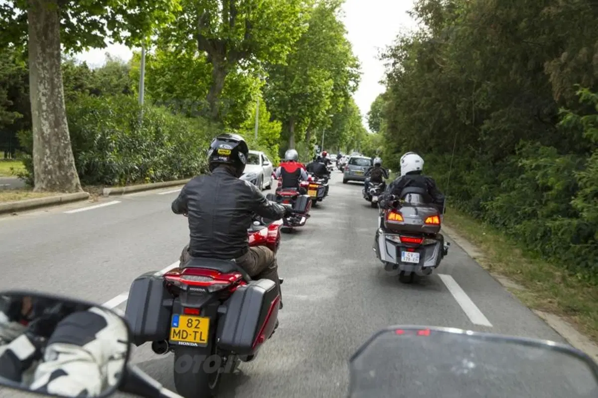 Honda CTX 1300, Gold Wing F6C e F6B 1800  (92)
