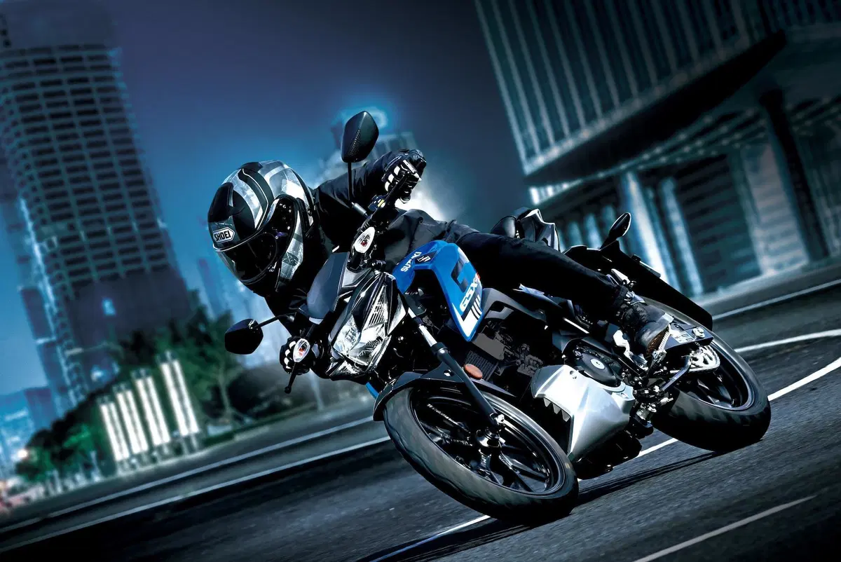 Suzuki GSX-S 125 2022: Euro-5 e nuove colorazioni. Foto e prezzo (3)