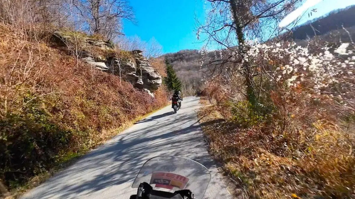 Viaggi e itinerari in moto: alla ricerca della pietra di Leonardo sul Monte Bracco (26)