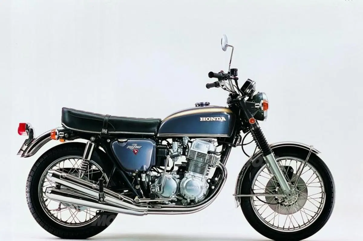 Massimo Clarke: "CB 750 Four e 900Z1. Le regine a confronto" (2)