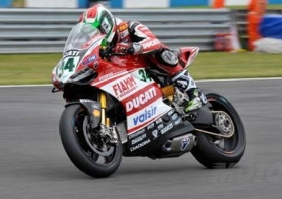 Sykes chiude in teste le prove SBK a Donington