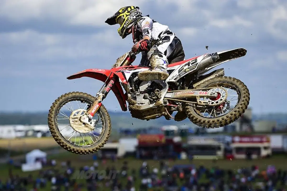 MXGP. Cairoli vince in onore del padre (2)