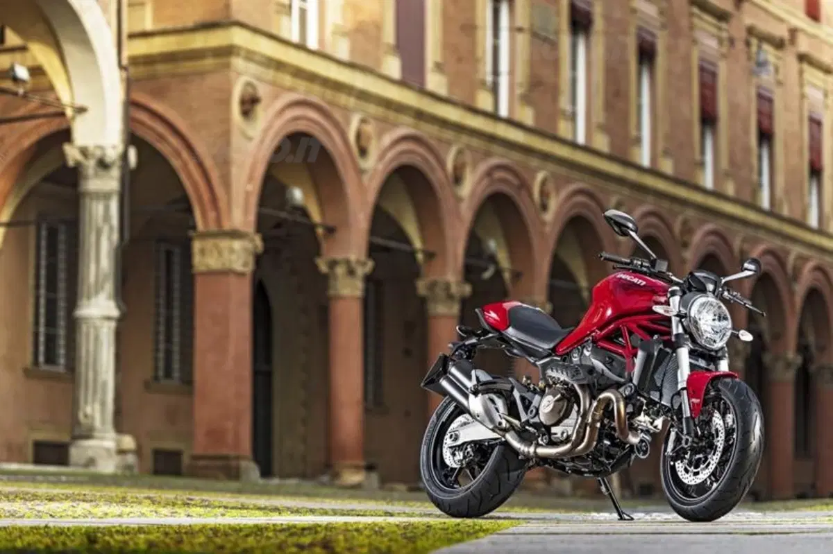 Ducati Monster 821 in arrivo a luglio (5)