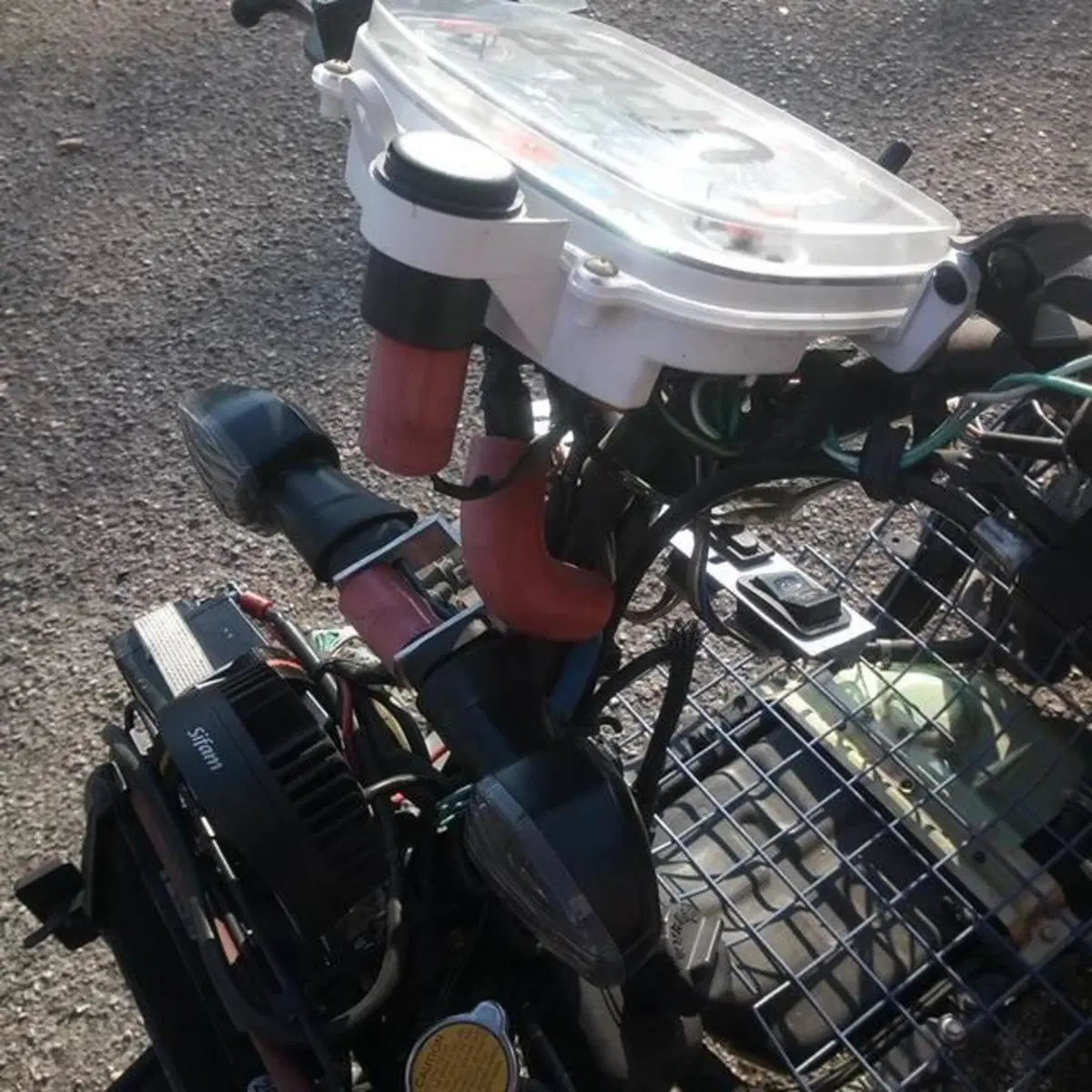 Sym Super Duke 150 LC (6)