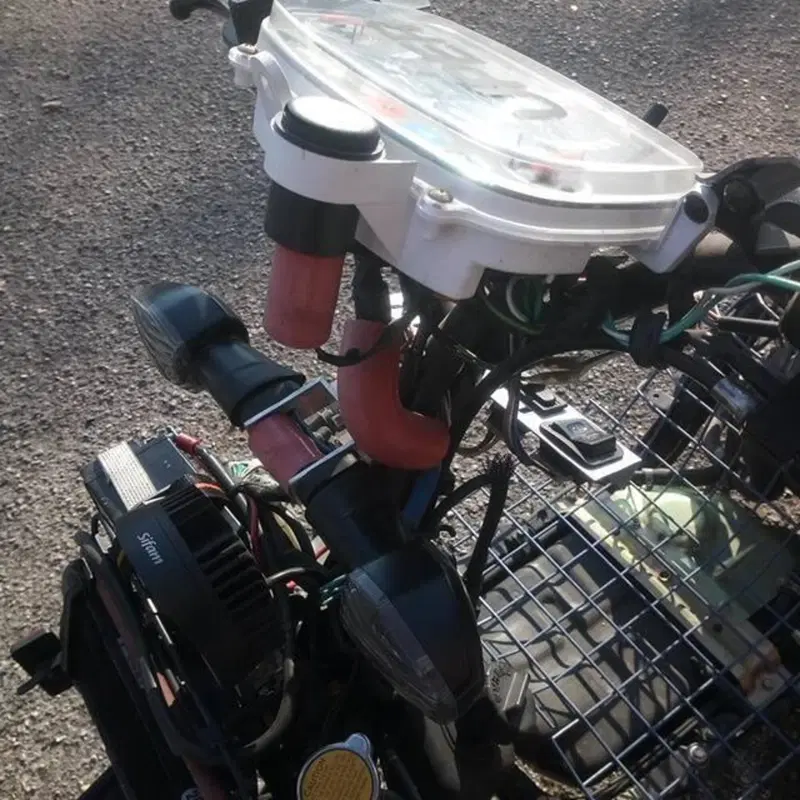 Sym Super Duke 150 LC (6)