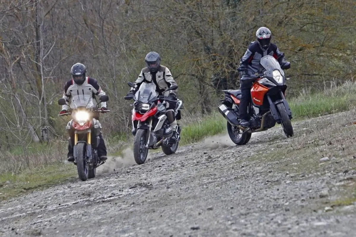 BMW R1200GS VS KTM 1190 Adventure VS Suzuki V-Strom 1000 