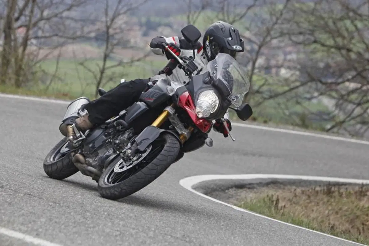 BMW R1200GS VS KTM 1190 Adventure VS Suzuki V-Strom 1000  (18)
