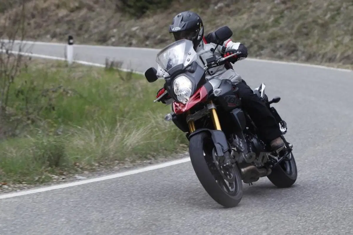 BMW R1200GS VS KTM 1190 Adventure VS Suzuki V-Strom 1000  (19)