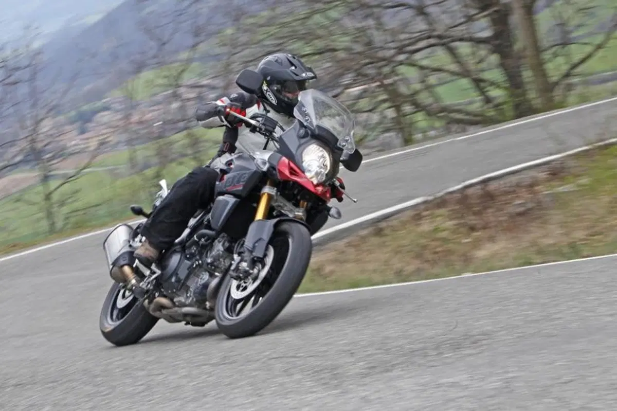 BMW R1200GS VS KTM 1190 Adventure VS Suzuki V-Strom 1000  (22)