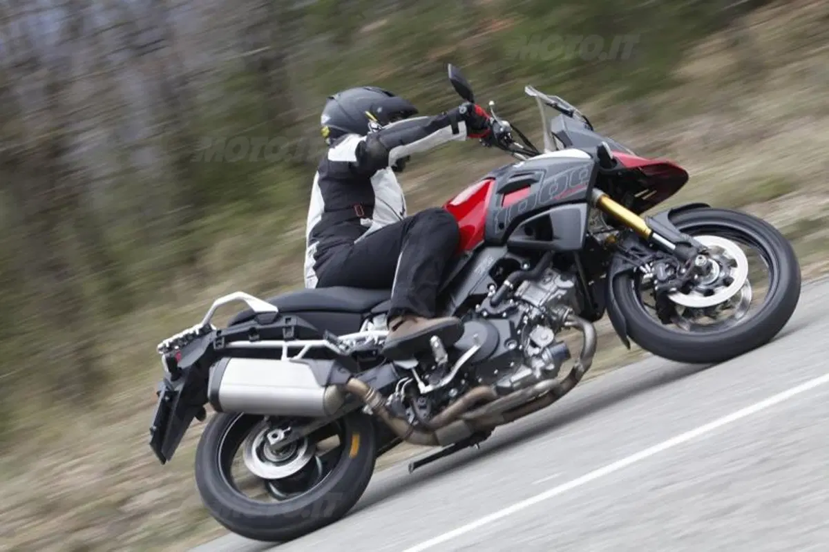 BMW R1200GS VS KTM 1190 Adventure VS Suzuki V-Strom 1000  (23)