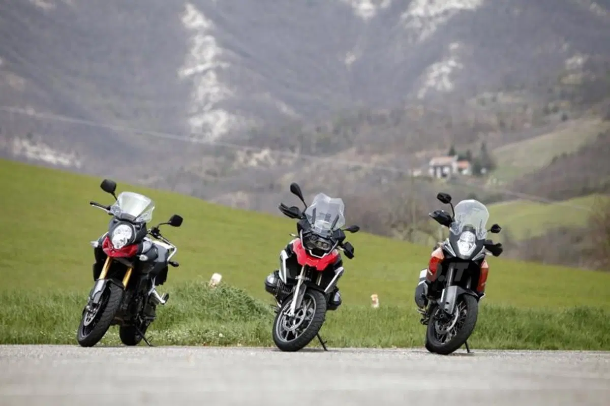 BMW R1200GS VS KTM 1190 Adventure VS Suzuki V-Strom 1000  (37)