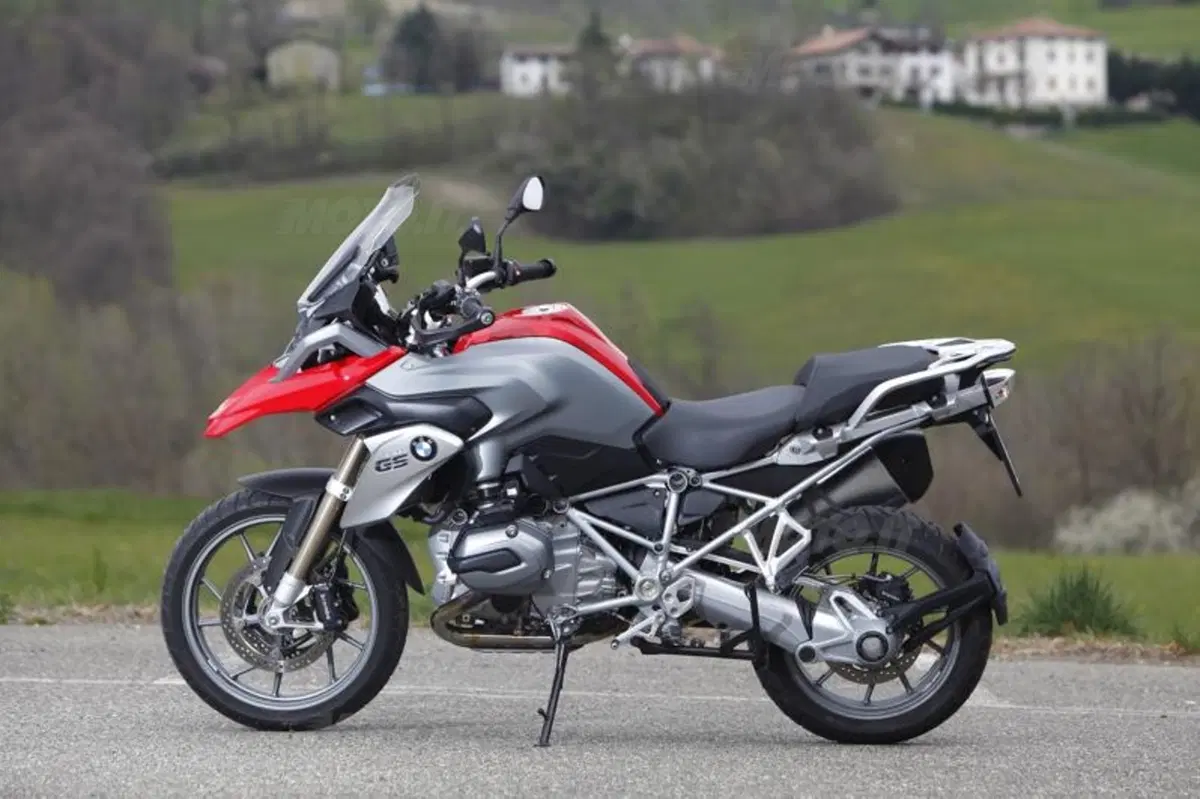 BMW R1200GS VS KTM 1190 Adventure VS Suzuki V-Strom 1000  (43)