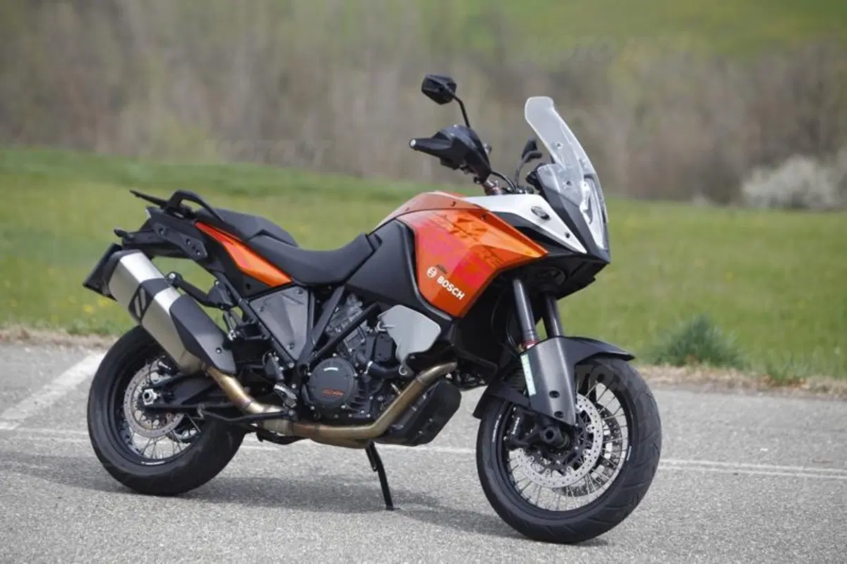 BMW R1200GS VS KTM 1190 Adventure VS Suzuki V-Strom 1000  (45)