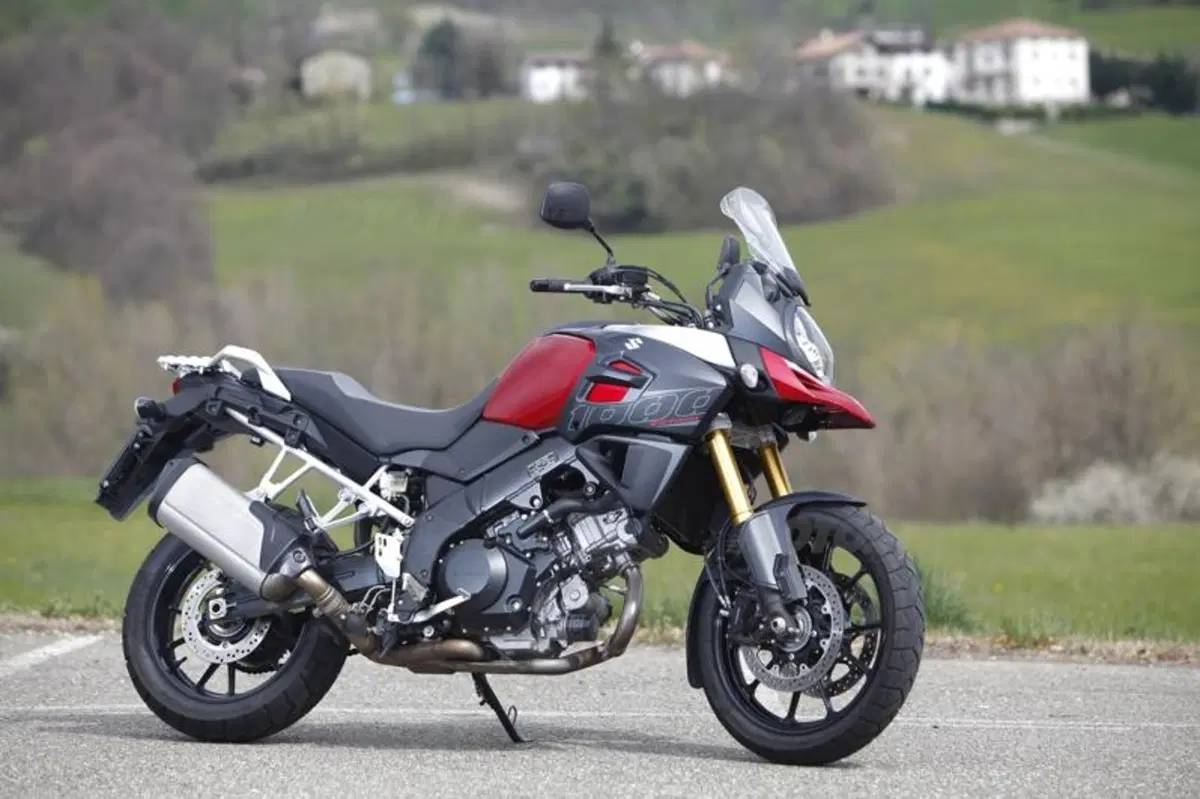 BMW R1200GS VS KTM 1190 Adventure VS Suzuki V-Strom 1000  (49)