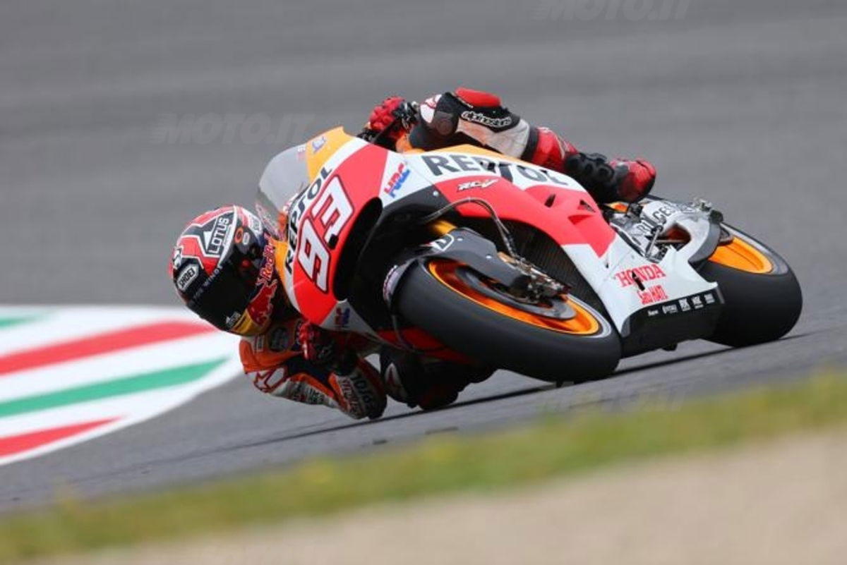 motogp-marquez-conquista-la-pole-position-rossi-10-motogp-moto-it