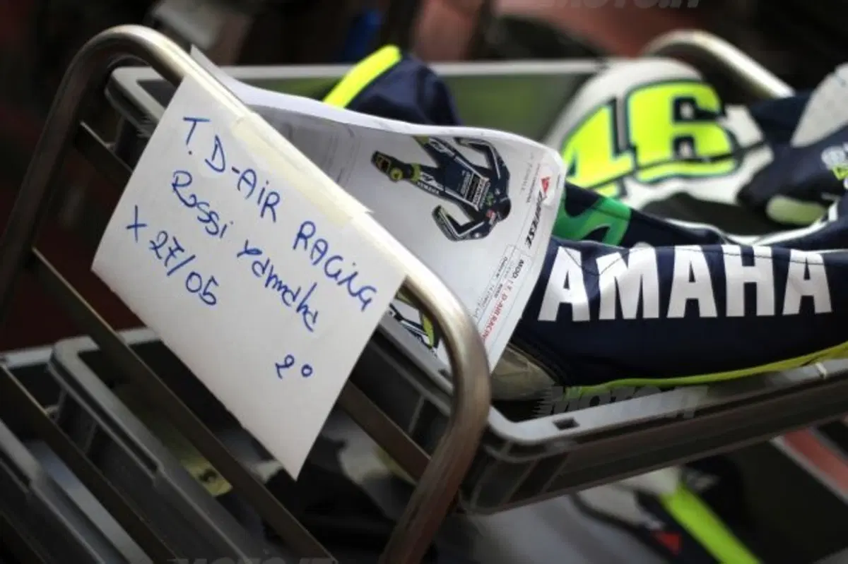 All'asta la tuta Dainese di Valentino Rossi, indossata per ricordare il Sic al Mugello (3)
