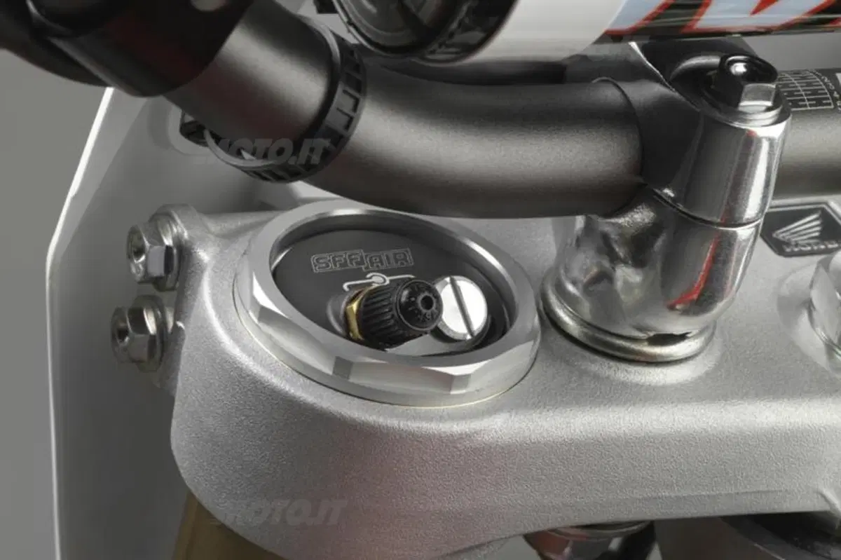 Honda CRF450R e CRF250R 2015 (3)